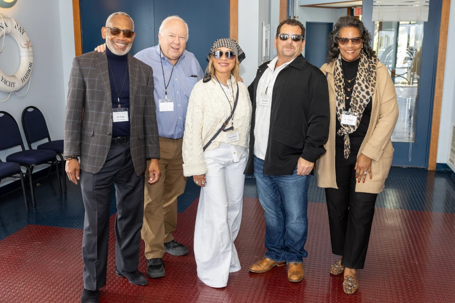 '25 COI Boat Cruise-003A-DG Group of five ready to board cruise